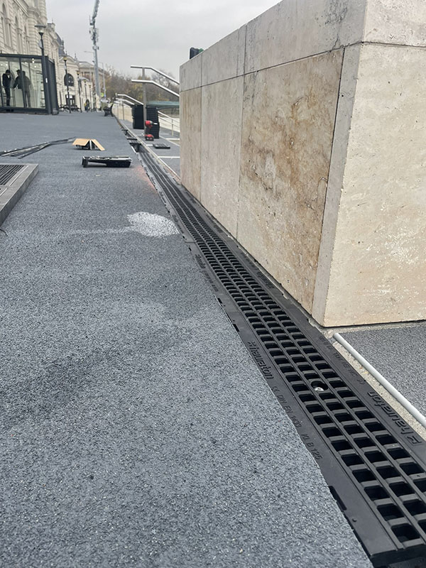 Városligeti műjégpálya terasz felújítás