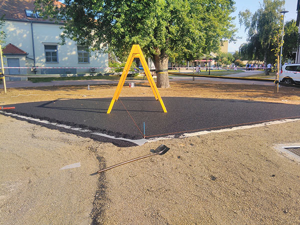 Mátészalka - játszótér burkolat