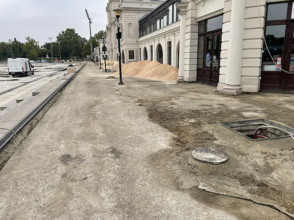 Városligeti műjégpálya terasz felújítás